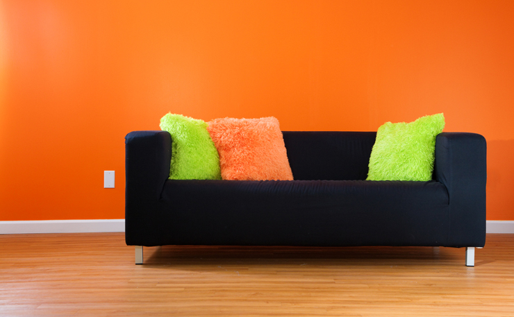 Ein passendes Sofa gibt es für jeden Geschmack. (Symbolbild: © Alexey Stiop - shutterstock.com)