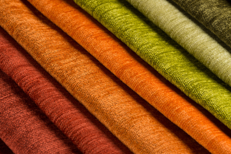 Vorhänge gibt es in den verschiedensten Formen und Farben. (© homydesign - fotolia.com)